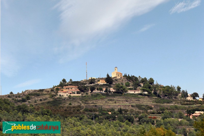 Mont-ral - Panoràmica del poble, amb l'església (Foto: Albert Esteves, 2019) Mont-ral - Panoràmica del poble, amb l'església