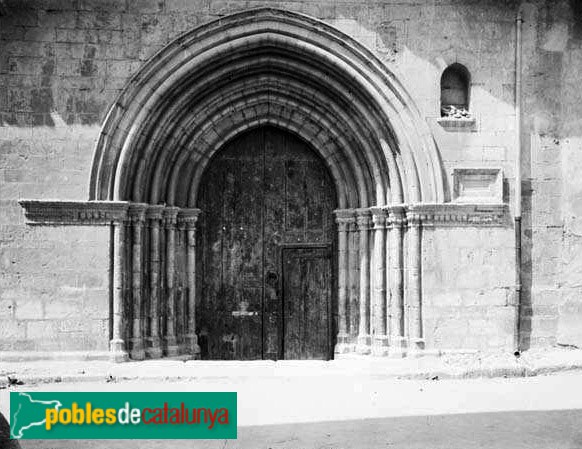 Puigcerdà - Església de Santa Maria (desapareguda) (Foto: Josep Massot -Arxiu Centre Excursionista de Catalunya-, 1909) Puigcerdà - Església de Santa Maria (desapareguda)