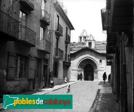 Puigcerdà - Església de Santa Maria (desapareguda) (Foto: Carles Fargas -Arxiu Centre Excursionista de Catalunya-, 1927) Puigcerdà - Església de Santa Maria (desapareguda)