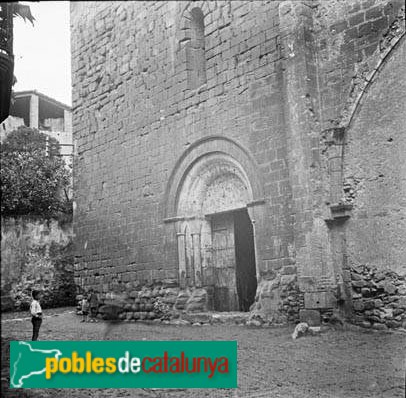 Alcover - Església Vella o de la Sang (Foto: Jaume Biosca -Arxiu Fotogràfic Centre Excursionista de Catalunya-, 1928) Alcover - Església Vella o de la Sang