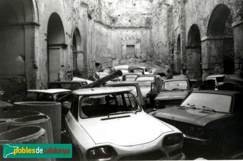 Alcover - Convent de Santa Anna, abans de la restauració (Foto: <i>M.E. Giménez -Invarquit.Gencat.cat-</i>, 1984) Alcover - Convent de Santa Anna, abans de la restauració