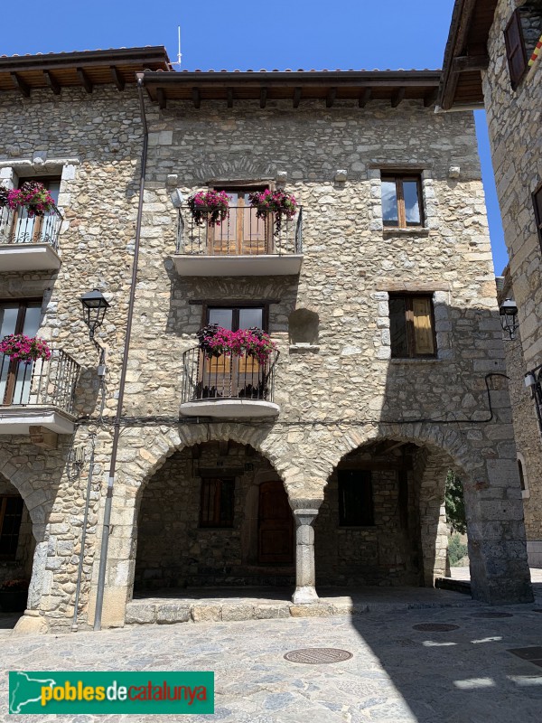 Bellver - Plaça Major (Foto: Albert Esteves, 2019) Bellver - Plaça Major