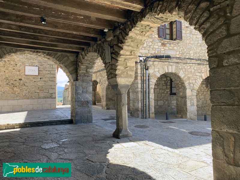 Bellver - Plaça Major (Foto: Albert Esteves, 2019) Bellver - Plaça Major