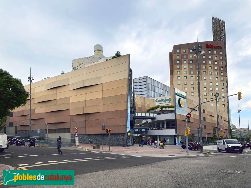 Barcelona - Centre comercial Som Multiespai (Foto: Albert Esteves, 2019) Barcelona - Centre comercial Som Multiespai