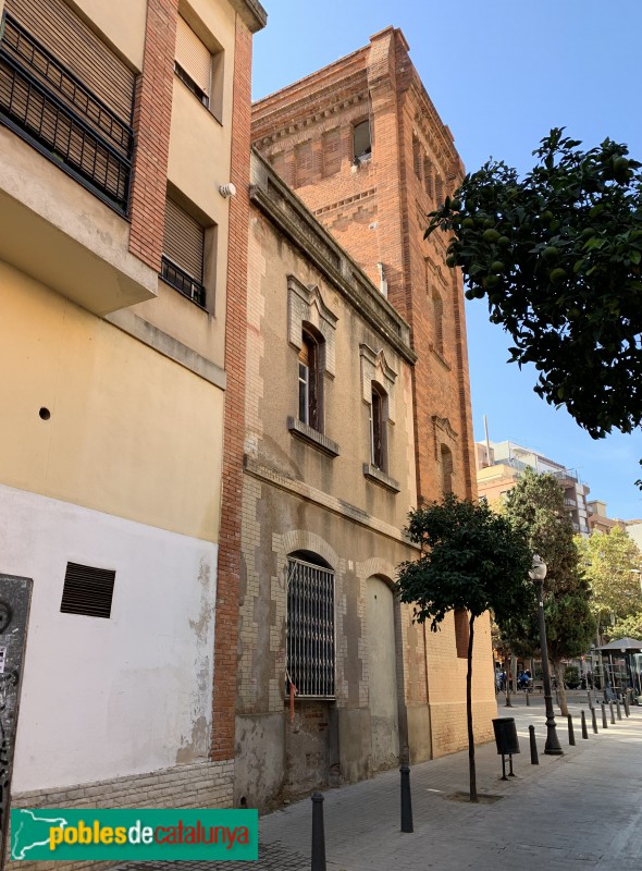 Barcelona - Pilar d'aigua de Fabra i Puig (Foto: Albert Esteves, 2019) Barcelona - Pilar d'aigua de Fabra i Puig