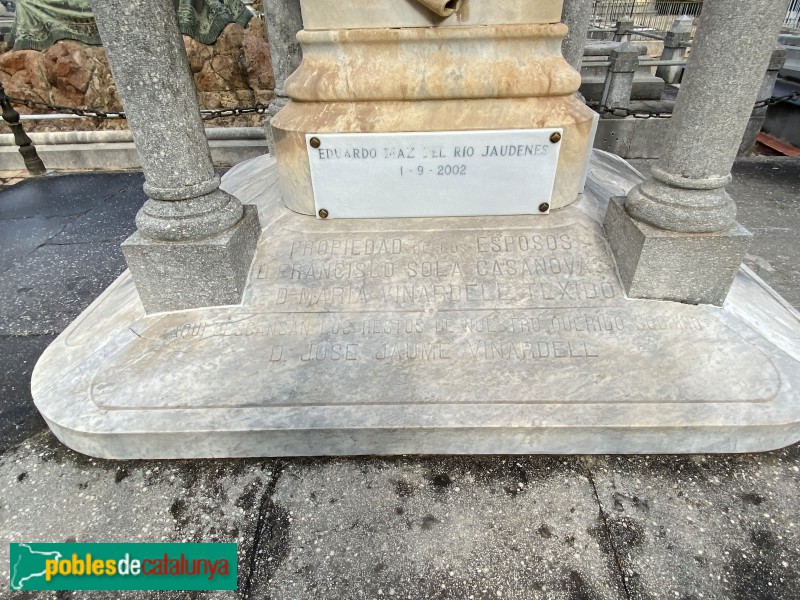 Arenys de Mar - Cementiri. Sepulcre Solà-Vinardell (Foto: Albert Esteves, 2019) Arenys de Mar - Cementiri. Sepulcre Solà-Vinardell