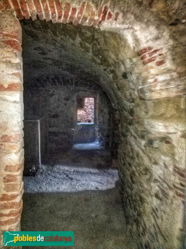 Garrigàs - Castell d'Arenys (Foto: Gas Mountain, 2019) Garrigàs - Castell d'Arenys