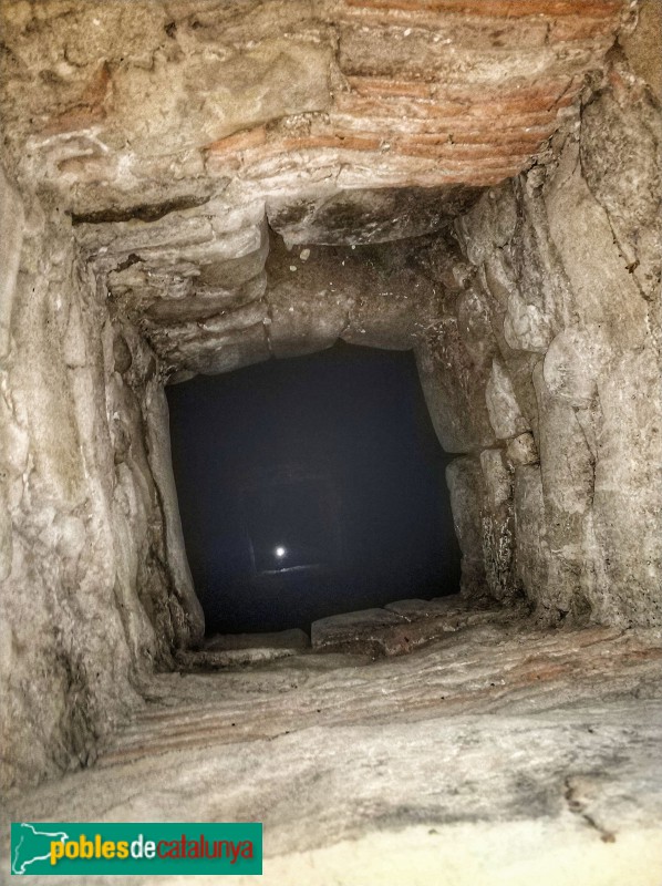 Garrigàs - Castell d'Arenys (Foto: Gas Mountain, 2019) Garrigàs - Castell d'Arenys