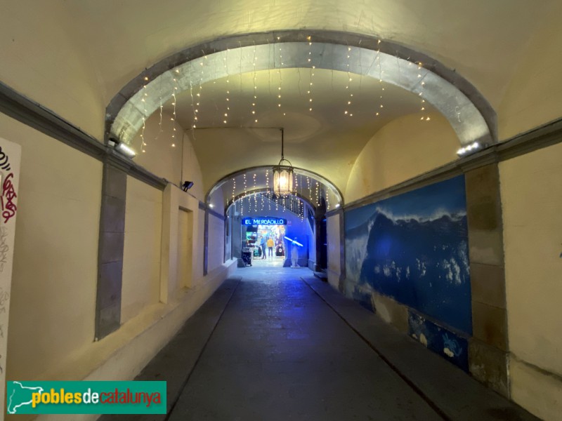 Barcelona - Portaferrissa, 17 (Foto: Albert Esteves, 2019) Barcelona - Portaferrissa, 17