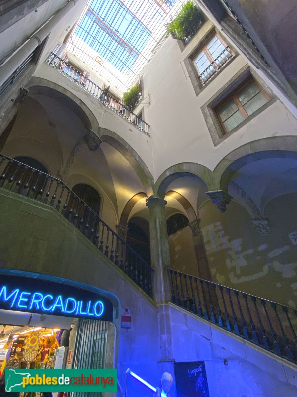 Barcelona - Portaferrissa, 17 (Foto: Albert Esteves, 2019) Barcelona - Portaferrissa, 17