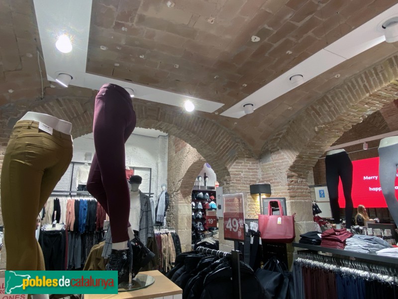 Barcelona - Palau Castell de Pons (Boters, 2) (Foto: Albert Esteves, 2019) Barcelona - Palau Castell de Pons (Boters, 2)