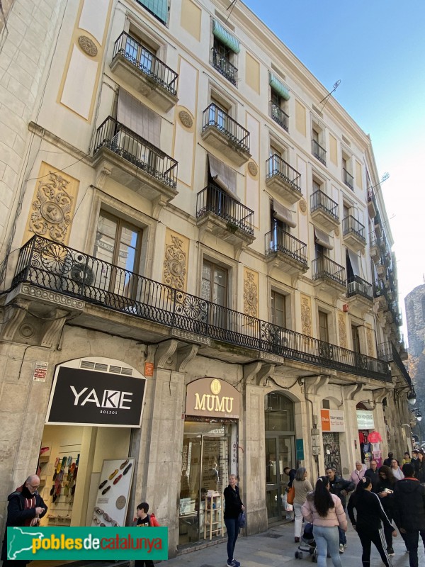 Barcelona - Pi, 12 (Foto: Albert Esteves, 2019) Barcelona - Pi, 12