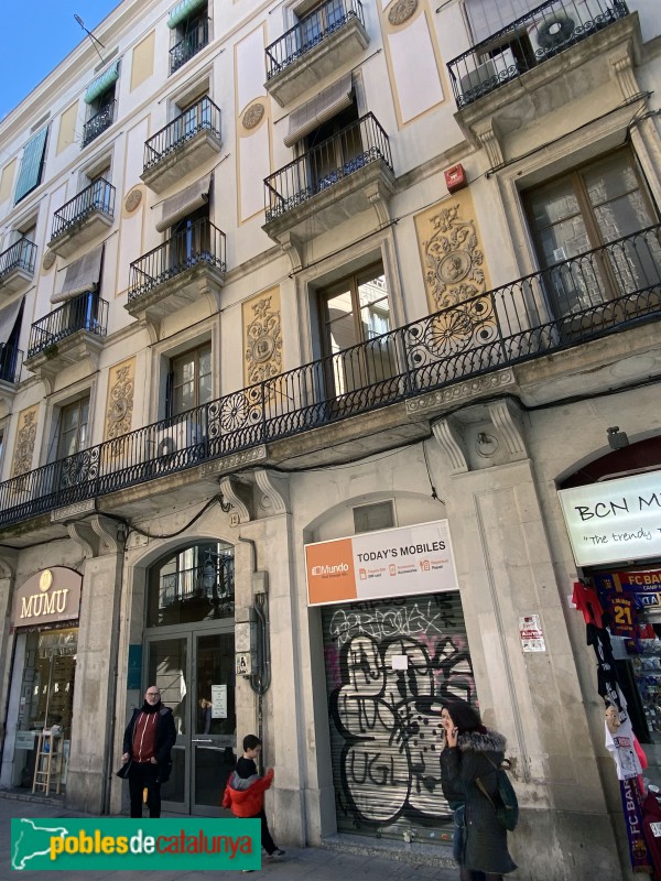 Barcelona - Pi, 12 (Foto: Albert Esteves, 2019) Barcelona - Pi, 12