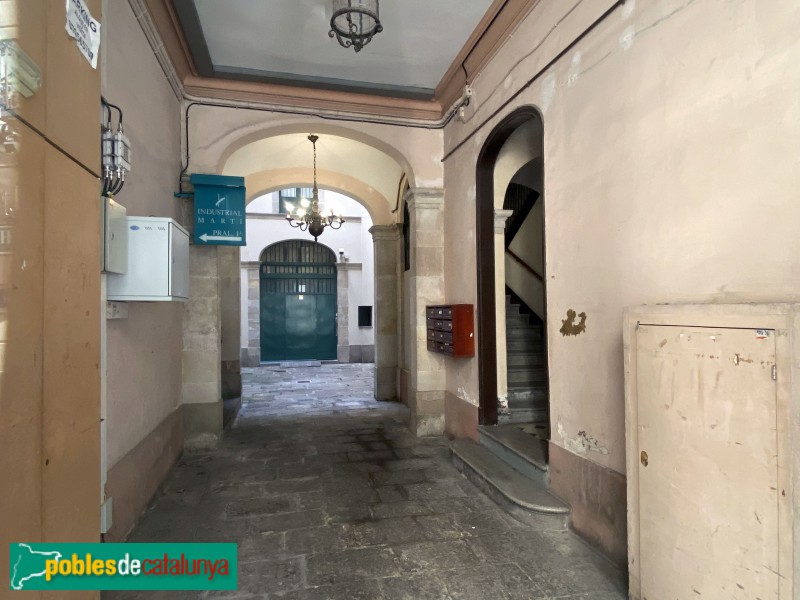 Barcelona - Pi, 12 (Foto: Albert Esteves, 2019) Barcelona - Pi, 12