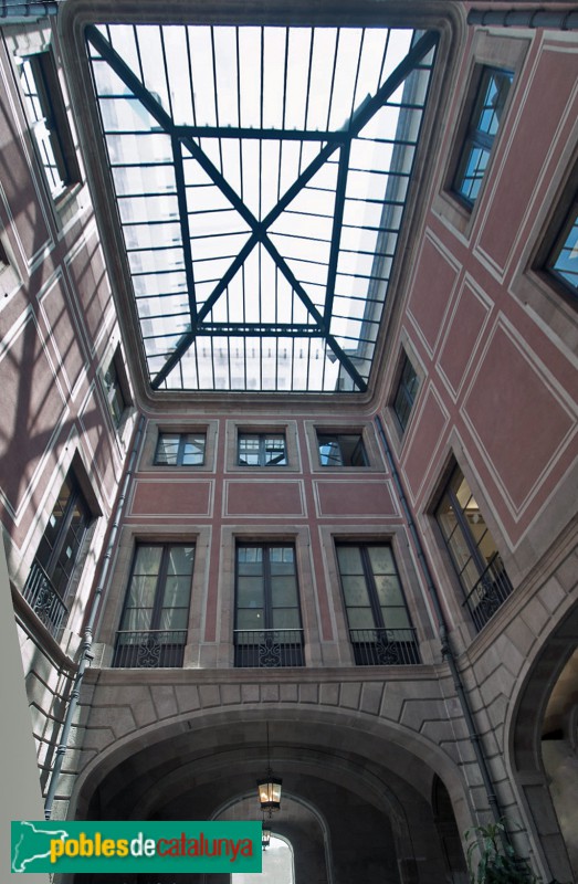 Barcelona - Palau March, pati interior Barcelona - Palau March, pati interior