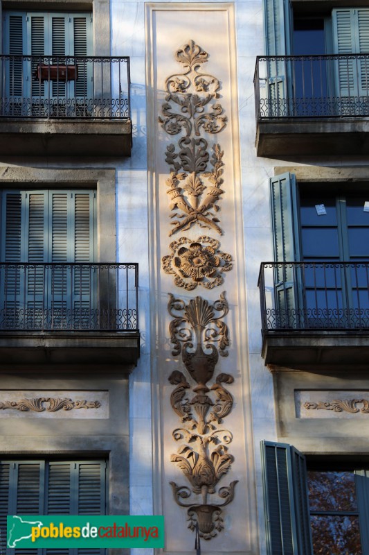 Barcelona - Casa Xuriguer (Rambla, 25) (Foto: Albert Esteves, 2019) Barcelona - Casa Xuriguer (Rambla, 25)