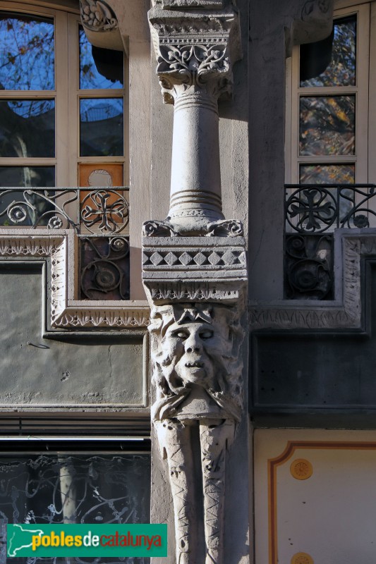 Barcelona - Rambla, 33 (Foto: Albert Esteves, 2019) Barcelona - Rambla, 33