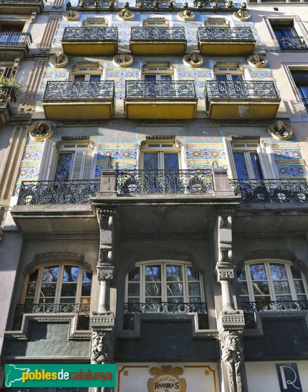 Barcelona - Rambla, 33 (Foto: Albert Esteves, 2019) Barcelona - Rambla, 33