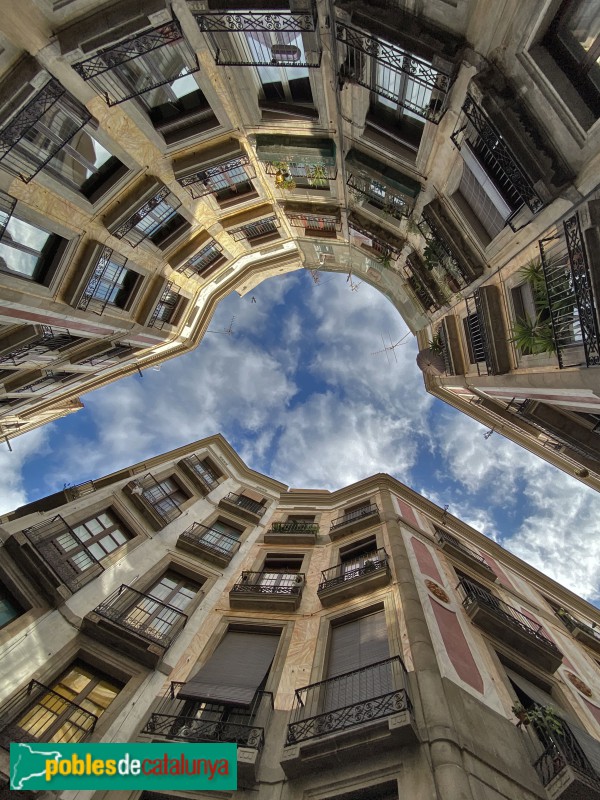 Barcelona - Placeta Milans (Foto: Albert Esteves, 2019) Barcelona - Placeta Milans