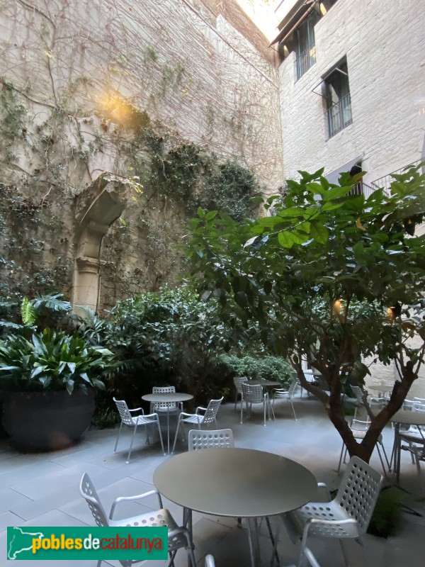 Barcelona - Palau Benet-Desvilar (Lledó, 7) (Foto: Albert Esteves, 2019) Barcelona - Palau Benet-Desvilar (Lledó, 7)