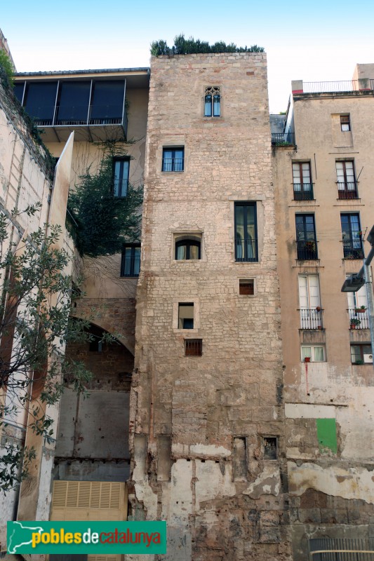 Barcelona - Palau Benet-Desvilar. Torre de l'antiga muralla (Foto: Albert Esteves, 2019) Barcelona - Palau Benet-Desvilar. Torre de l'antiga muralla