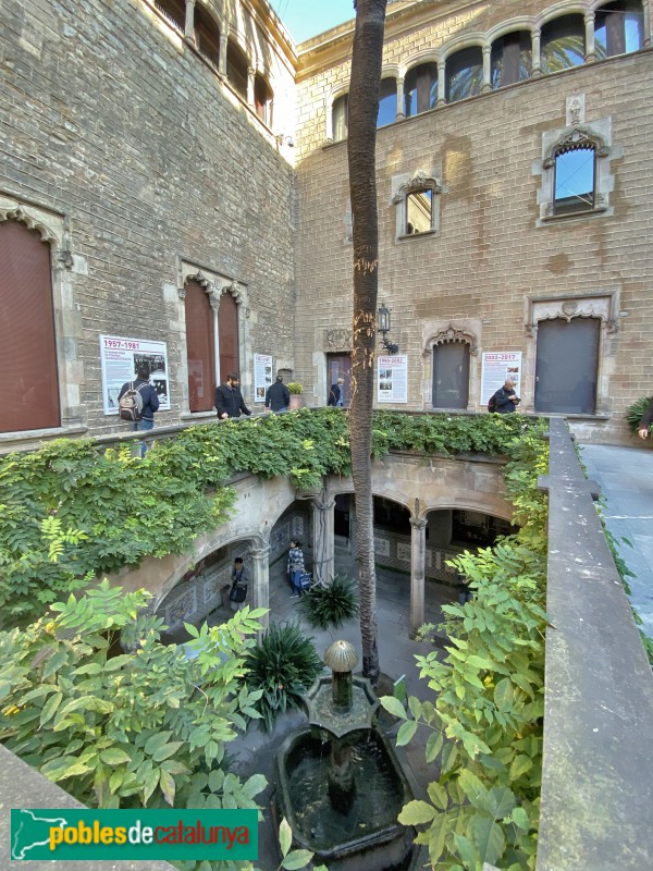 Barcelona - Casa de l'Ardiaca, claustre (Foto: Albert Esteves, 2019) Barcelona - Casa de l'Ardiaca, claustre