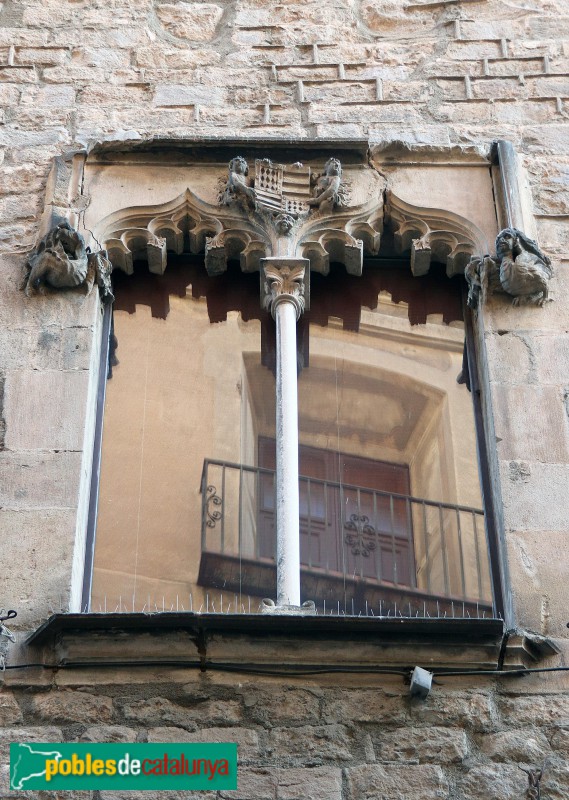 Barcelona - Casa de l'Ardiaca. Finestra exterior (Foto: Albert Esteves, 2019) Barcelona - Casa de l'Ardiaca. Finestra exterior