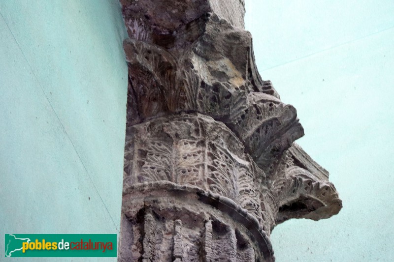Barcelona - Columnes del temple romà (Foto: Albert Esteves, 2020) Barcelona - Columnes del temple romà
