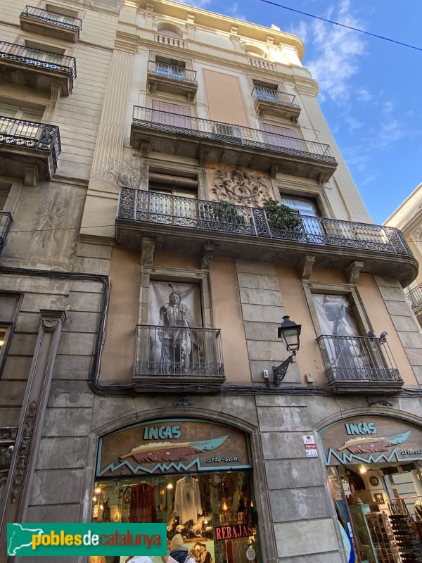 Barcelona - Baixada de la Llibreteria, 9 (Foto: Albert Esteves, 2020) Barcelona - Baixada de la Llibreteria, 9