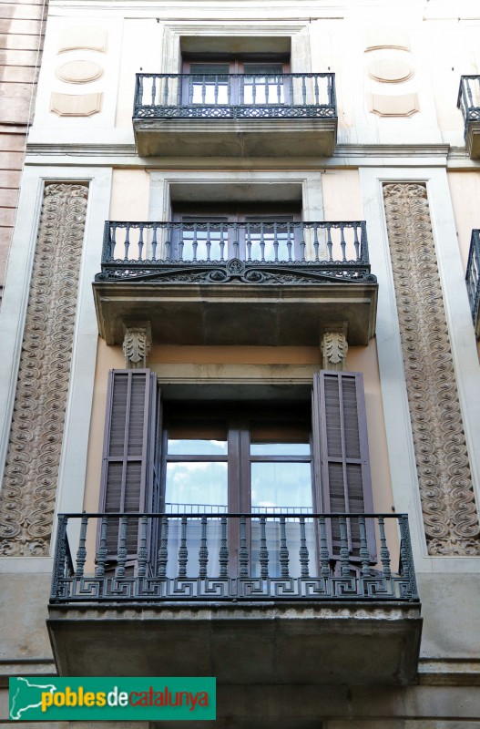 Barcelona - Jaume I, 11 - Llibreteria, 22 (Foto: Albert Esteves, 2020) Barcelona - Jaume I, 11 - Llibreteria, 22