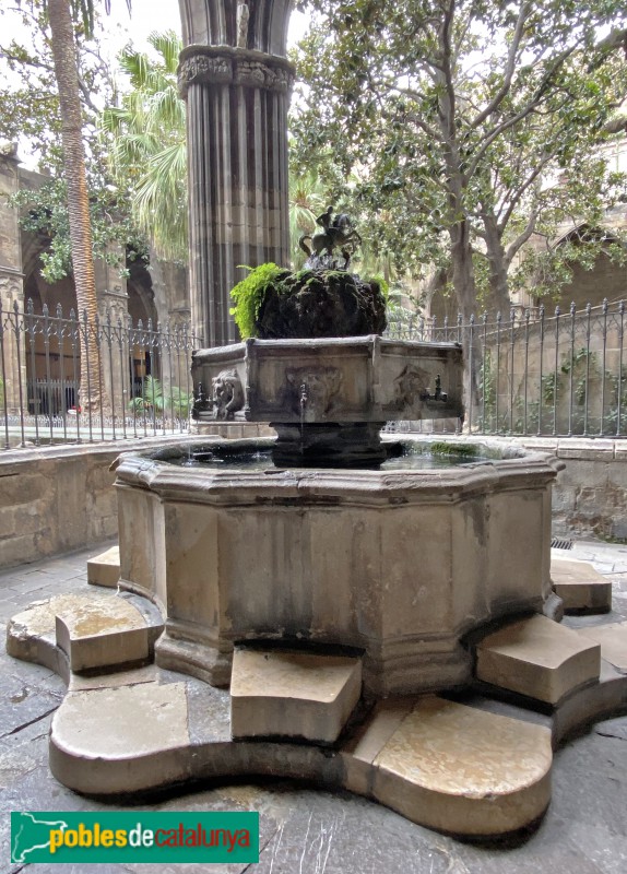 Barcelona - Catedral. Brollador del claustre (Foto: Albert Esteves, 2020) Barcelona - Catedral. Brollador del claustre