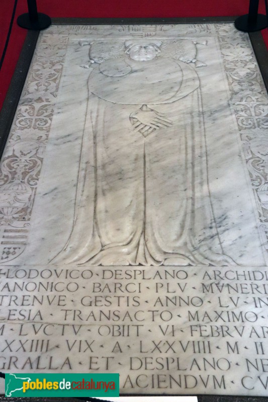 Barcelona - Museu catedral. Làpida de Lluís Desplà i d’Oms, ardiaca de Barcelona (Foto: Albert Esteves, 2020) Barcelona - Museu catedral. Làpida de Lluís Desplà i d’Oms, ardiaca de Barcelona