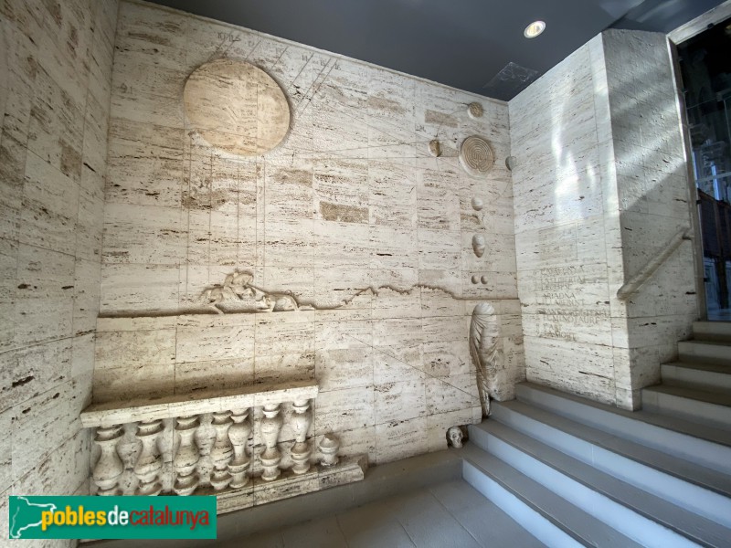 Barcelona - Palau de la Generalitat. Relleu <i>Sant Jordi-Teseu</i>