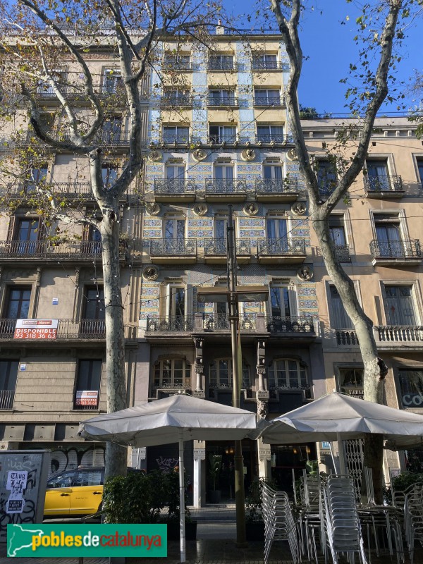 Barcelona - Rambla, 33 (Foto: Albert Esteves, 2019) Barcelona - Rambla, 33