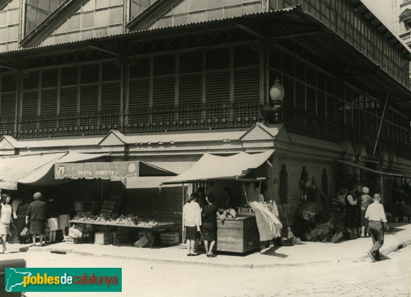 Barcelona - Antic Mercat de Sant Gervasi (Foto: Juan Antonio Sáenz Guerrero -Arxiu Fotogràfic de Barcelona-, 1967) Barcelona - Antic Mercat de Sant Gervasi