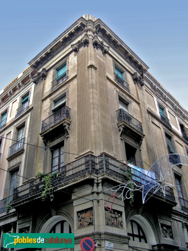 Barcelona - Porxos d'en Xifré (Foto: Albert Esteves, 2006) Barcelona - Porxos d'en Xifré