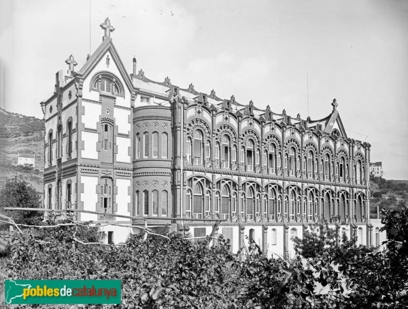 Barcelona - Antic Asil Santa Llúcia (CosmoCaixa) (Foto: Anònim -Arxiu Fotogràfic del Centre Excursionista de Catalunya-, inicis segle XX) Barcelona - Antic Asil Santa Llúcia (CosmoCaixa)