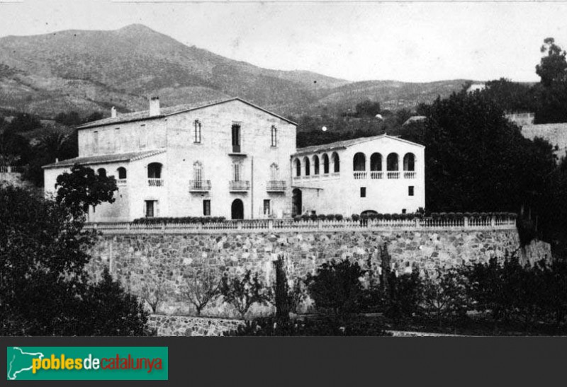 Alella - Can Coll (Foto: Anònim -Arxiu Fotogràfic del Centre Excursionista de Catalunya-, inicis segle XX) Alella - Can Coll