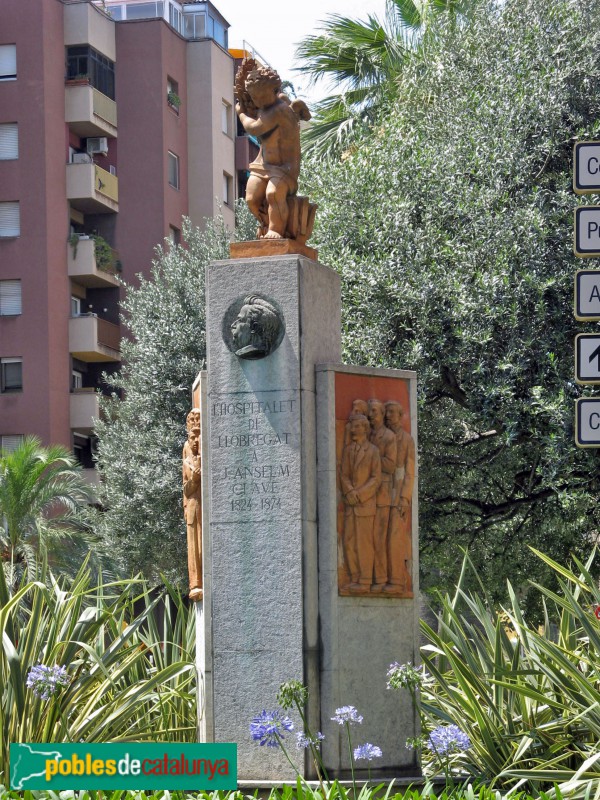 L´Hospitalet de Llobregat - Monument a Clavé (Foto: Albert Esteves, 2008) L´Hospitalet de Llobregat - Monument a Clavé