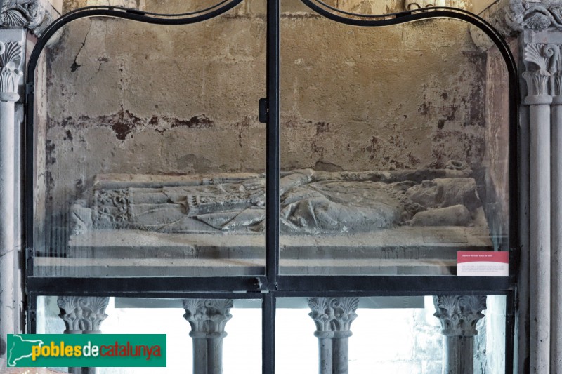 Barcelona - Capella de Santa Llúcia, sepulcre del bisbe Arnau de Gurb (Foto: Albert Esteves, 2020) Barcelona - Capella de Santa Llúcia, sepulcre del bisbe Arnau de Gurb