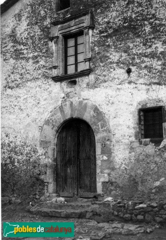 Vallirana - Mas Vell del Lledoner (Foto: <i>Josep Danés -Arxiu fotogràfic Centre Excursionista de Catalunya-</i>, 1930) Vallirana - Mas Vell del Lledoner