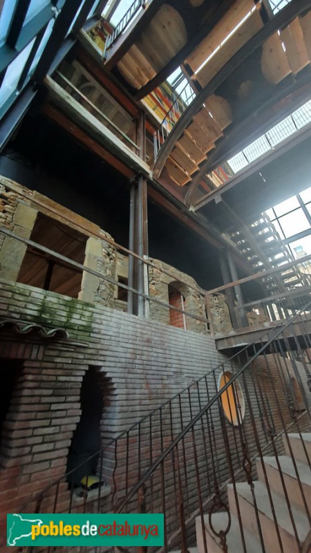 Folgueroles - Edifici Folgueroles (Foto: <i>MF</i>, 2020) Folgueroles - Edifici Folgueroles