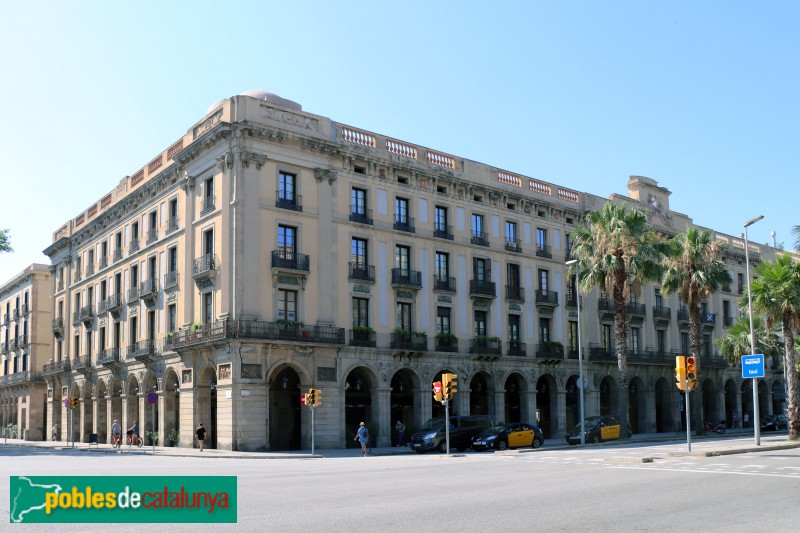 Barcelona - Porxos d'en Xifré (Foto: Albert Esteves, 2020) Barcelona - Porxos d'en Xifré