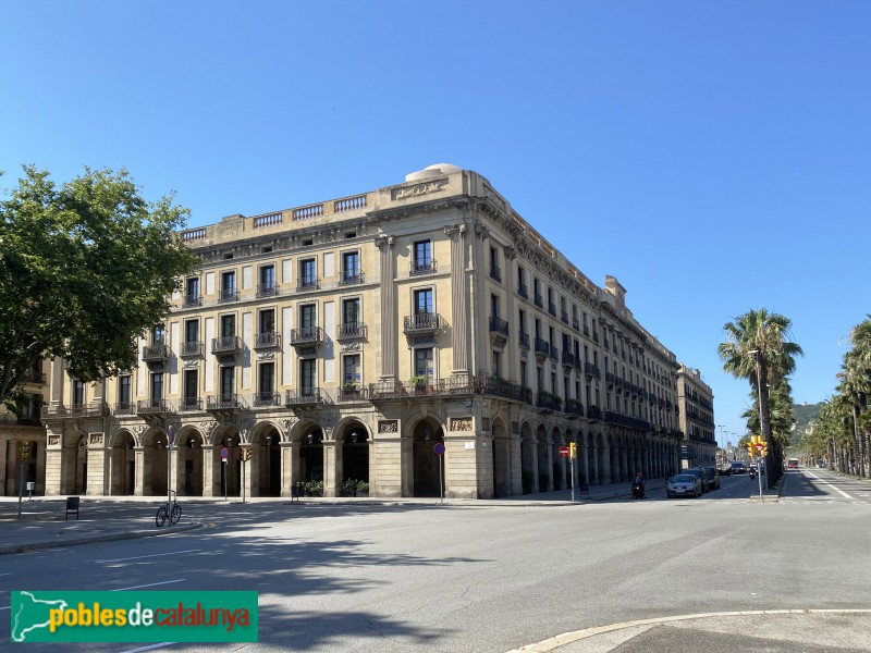 Barcelona - Porxos d'en Xifré (Foto: Albert Esteves, 2020) Barcelona - Porxos d'en Xifré