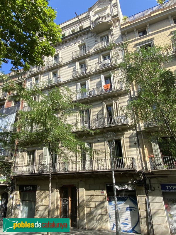 Barcelona - Carrer Trafalgar (Foto: Albert Esteves, 2020) Barcelona - Carrer Trafalgar