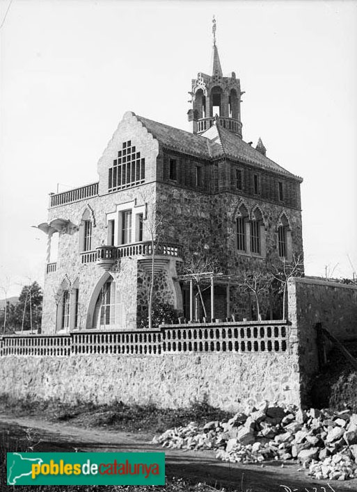 Barcelona - Dominics, 14 (Casa Rialp) (Foto: Anònim -Arxiu Centre Excursionista de Catalunya-) Barcelona - Dominics, 14 (Casa Rialp)