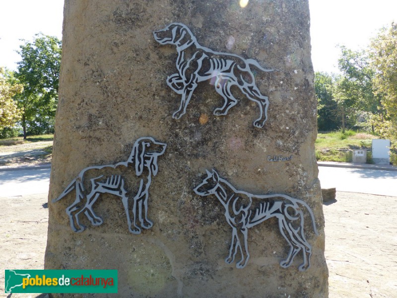 Taradell - Monument al gos caçador. Gossos