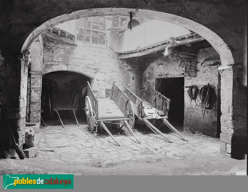 Barcelona - Hostal d'en Girona (Foto: <i>Narcís Cuyàs. Arxiu Fotogràfic de Barcelona</i>, 1908) Barcelona - Hostal d'en Girona