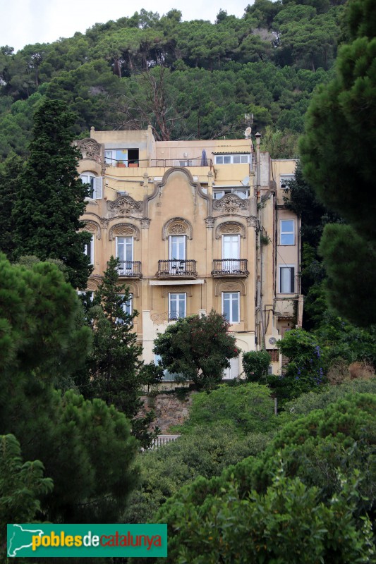 Barcelona - Av. Tibidabo, 73 (Foto: Albert Esteves, 2020) Barcelona - Av. Tibidabo, 73