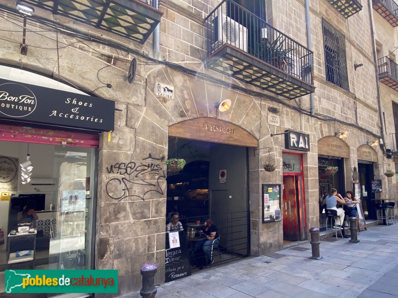 Barcelona - Hostal de la Bona Sort (Foto: Albert Esteves, 2020) Barcelona - Hostal de la Bona Sort